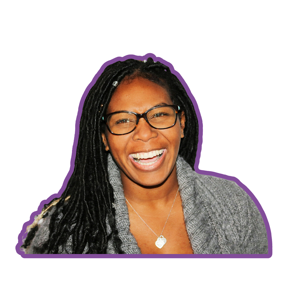Women smiling that is wearing an eyeglasses